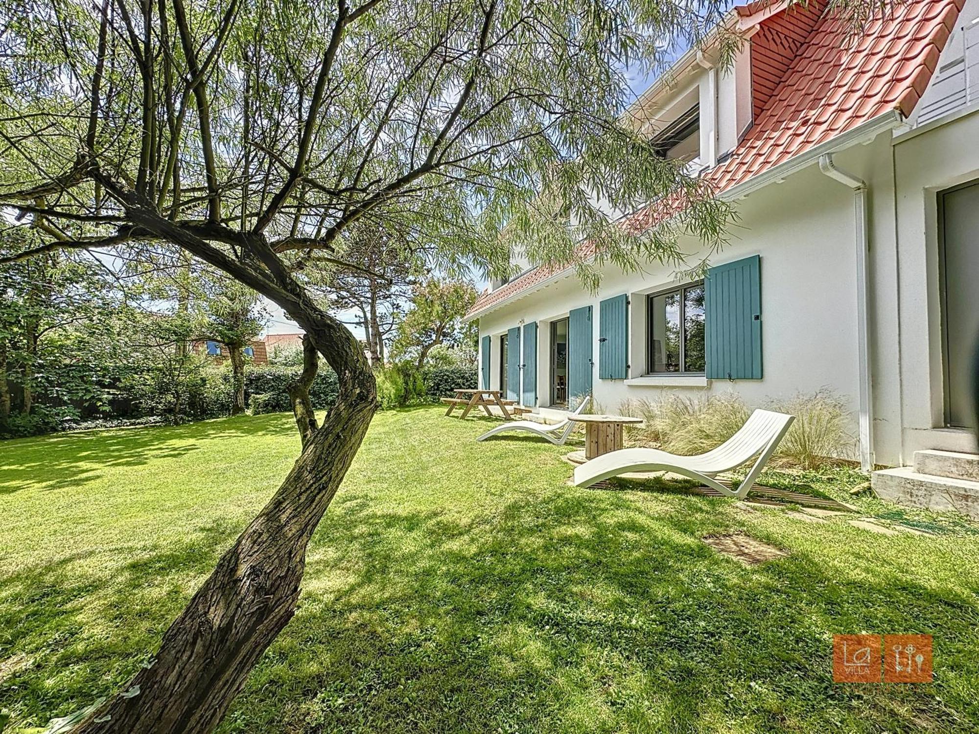 Les Pins : Rez De Jardin Proche Plage Амблете Екстериор снимка